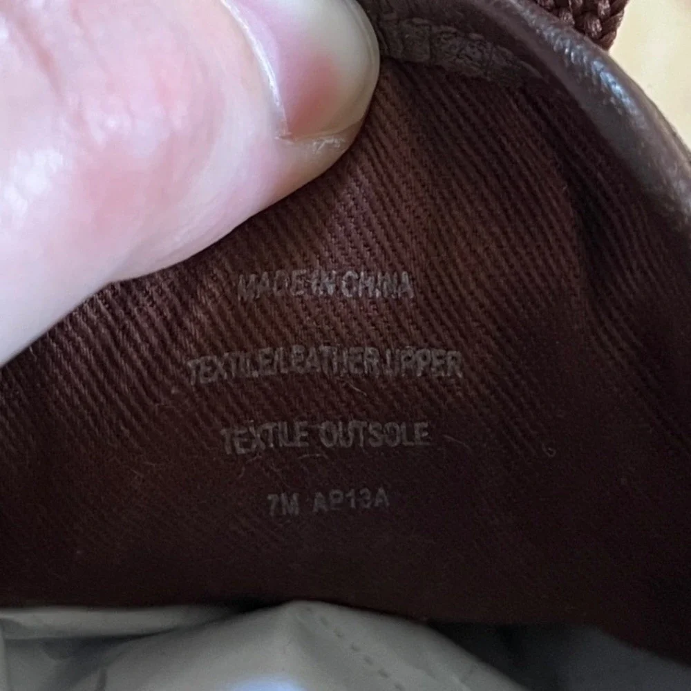 Michael Kors Brown Monogram Logo Low Top‎ Sneakers Gold Hardware Womens 7M AP13A